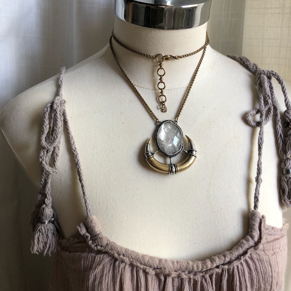 ✨ Lucky Brand long, moon shaped, pendant necklace.